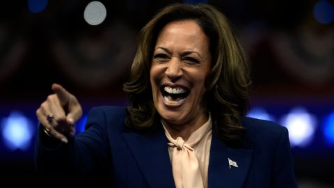 Kamala Harris se convierte oficialmente en candidata presidencial del Partido Demócrata