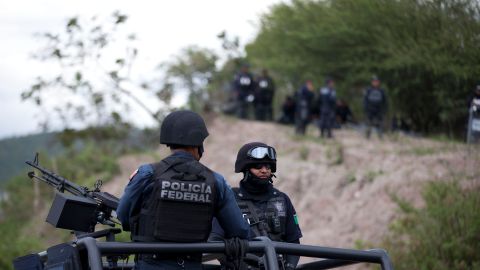 Policía de México promete llevar ante la justicia a los responsables del asesinato del oficial.