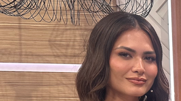 Andrea Meza, Carlos Adyan, Aleyda Prtiz, Gabriel Coronel son los presentadores de "En Casa Con Telemundo"