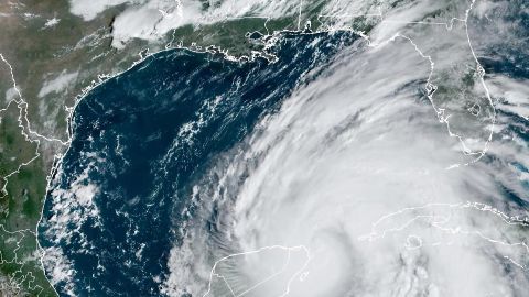 El centro de Helene podría tocar tierra la noche del jueves en Florida, en la región conocida como Big Bend.