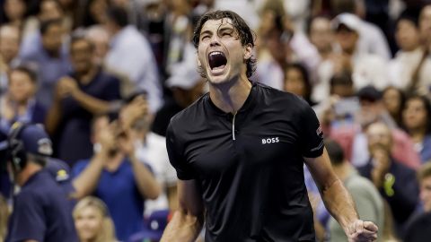 Flushing Meadows (United States), 07/09/2024.- Taylor Fritz of the United States reacts after defeating Frances Tiafoe of the United States during their semifinal match of the US Open Tennis Championships at the USTA Billie Jean King National Tennis Center in Flushing Meadows, New York, USA, 06 September 2024. The US Open tournament runs from 26 August through 08 September. (Tenis, Francia, Estados Unidos, Nueva York) EFE/EPA/JOHN G. MABANGLO