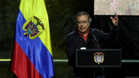 Petro insiste: "En Colombia, avanza un golpe de Estado"