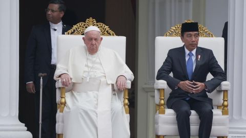 Papa Francisco pide en Indonesia "contrastar el extremismo”