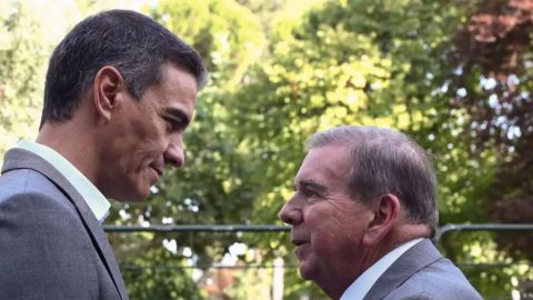 Sánchez recibe a González Urrutia en la Moncloa