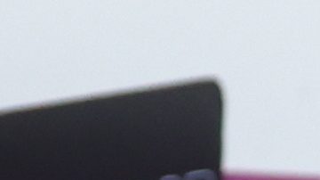 FOTODELDÍA Baku (Azerbaiyán), 14/09/2024.- El piloto español Carlos Sainz Jr de la Scuderia Ferrari observa después de terminar tercero en la clasificación para el Gran Premio de Fórmula Uno de Azerbaiyán 2024, en el Circuito de la Ciudad de Bakú en Bakú, Azerbaiyán, el 14 de septiembre de 2024. El Gran Premio de Fórmula Uno de Azerbaiyán se llevará a cabo el 15 de septiembre de 2024. EFE/EPA/ALI HAIDER