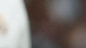 MADRID, 24/09/2024.- El delantero brasileño del Real Madrid Vinicius Jr. (d) se escapa de Antonio Blanco, del Alavés, durante el encuentro de la séptima jornada de LaLiga que Real Madrid y Deportivo Alavés disputan hoy martes en el estadio Santiago Bernabéu. EFE/Juanjo Martín