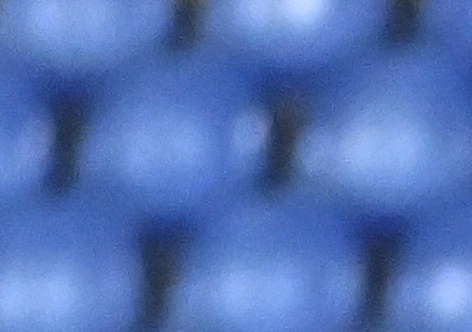 El mexicano Johan Vásquez disputando una pelota con el argentino Nico González de la Juventus.