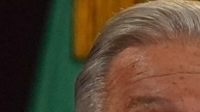 Genaro García Luna (derecha) acusa al presidente López Obrador de nexos con el narco.