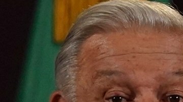 Genaro García Luna (derecha) acusa al presidente López Obrador de nexos con el narco.