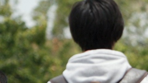 El Partido Demócrata despliegua en universidades anuncios con códigos QR.