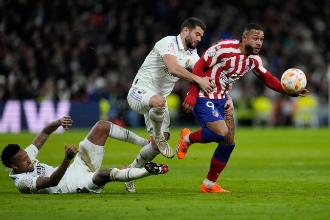 El delantero neerlandés Memphis Depay durante un partido con el Atlético de Madrid durante la pasada temporada.