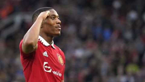 Anthony Martial llega al equipo del "Pelado" Almeyda y Orbelín Pineda.