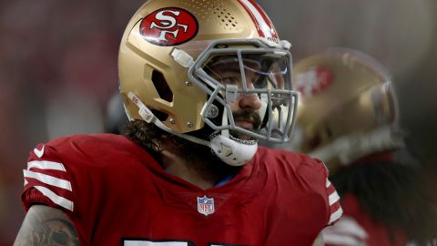 El experimentado Jon Feliciano, de los San Francisco 49ers, es uno de los jugadores de herencia latina presente en la temporada 2024-2025 de la NFL.