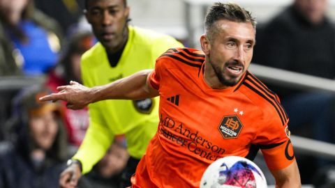 Héctor Herrera durante un encuentro del Houston Dynamo.