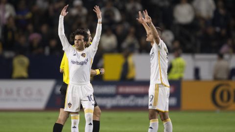 Riqui Puig y el Galaxy le llevan 4 puntos al LAFC en la cima de la Conferencia Oeste e la MLS.