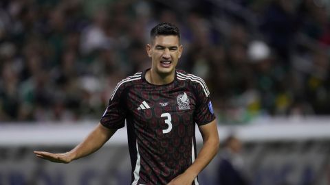 Mexico's Cesar Montes gestures during a Copa America Group B soccer match against Jamaica in Houston, Texas, Saturday, June 22, 2024. (AP Photo/David J. Phillip)