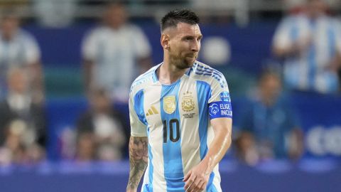 Argentina's Lionel Messi walks on the field during the Copa America final soccer match against Colombia in Miami Gardens, Fla., Sunday, July 14, 2024. (AP Photo/Julio Cortez)