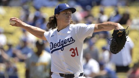 Los Angeles Dodgers' Tyler Glasnow delivers to the plate during the first inning of a baseball game against the Pittsburgh Pirates, Sunday, Aug. 11, 2024, in Los Angeles. (AP Photo/Jayne-Kamin-Oncea)