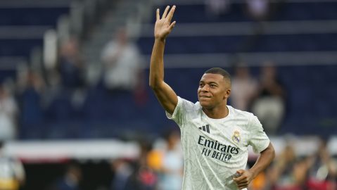 Kylian Mbappé durante un partido con el Real Madrid.
