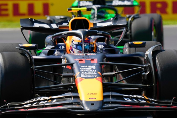 Sergio "Checo" Pérez cruzó la meta del Gran Premio de Italia por detrás del británico Lewis Hamilton que se mantiene por encima del mexicano en la clasificación de pilotos.