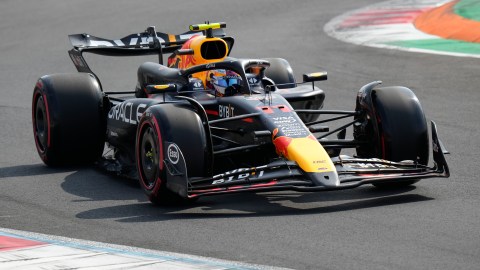El mexicano Sergio "Checo" Pérez no tuvo un buen fin de semana que coronó con el octavo puesto este domingo.