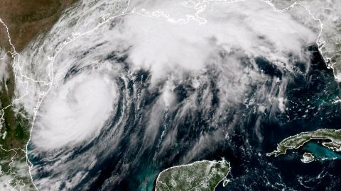 El huracán Francine se acerca fortalecido a la costa de Luisiana como categoría 1