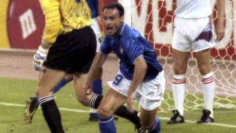SalvatoreSchillaci en una de las seis celebraciones de gol que realizó en la Copa del Mundo de Italia 1990.