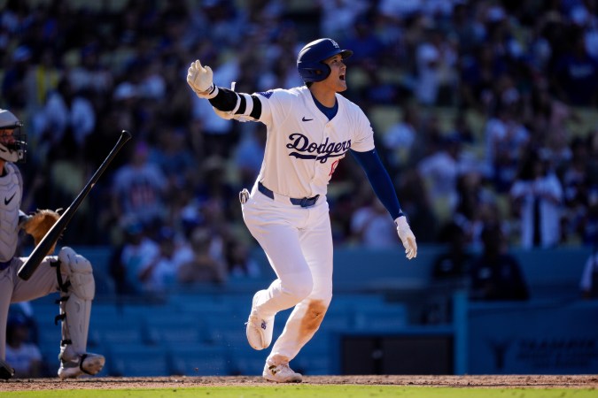 Shohei Ohtani se encuentra en la primera de las 10 temporadas de su contrato con Los Ángeles Dodgers por la increíble suma de $700 millones de dólares.