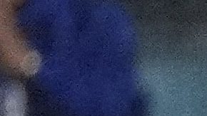 Jugadores de los Padres celebran el triunfo sobre los Dodgers luego de confirmarse un insólito triple play mientras Shohei Ohtani se retira del campo.