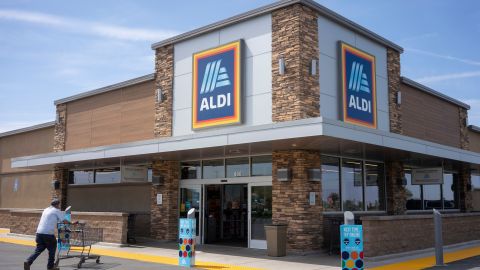 Aldi contrata a nuevos trabajadores por $23 la hora