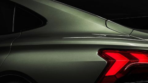 Audi añade al RS e-tron GT una fibra de carbono camuflada