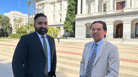 Marvin Pineda y Daniel Sánchez dirigen la firma de cabilderos California Advocacy en Sacramento.