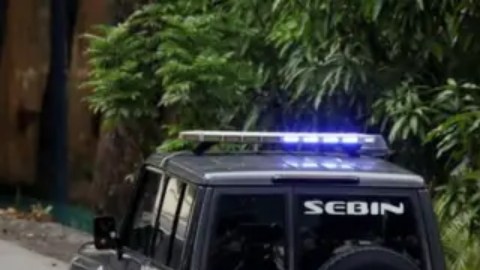 Fuerzas de Venezuela rodean la embajada argentina en Caracas.