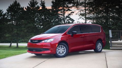 Chrysler Voyager 2025 vuelve una leyenda de las minivans