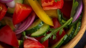 Comer pescado durante el embarazo podría reducir el riesgo de autismo en un 20%