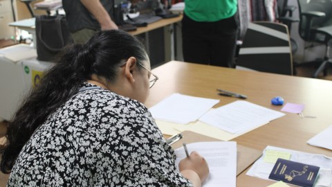 Decenas de trabajadores abusados en sus trabajos han solicitado el alivio DALE. (Fotos KIWA)