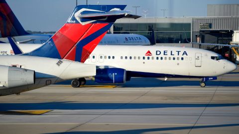 La Administración Federal de Aviación dijo que el incidente del avión de Delta Airlines está bajo investigación.