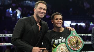 Eddie Hearn y Devin Haney