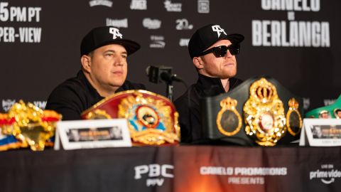 Eddy Reynoso y Canelo Álvarez