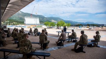 La Academia de la Fuerza Aérea de Estados Unidos en Colorado investiga la muerte de la cadete.