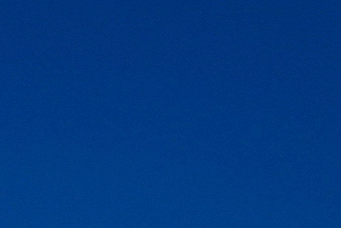 Harris recorre el muro fronterizo con John Modlin, jefe de la Patrulla Fronteriza del sector de Tucson y Blaine Bennett, agente a cargo de la estación Douglas de CBP.