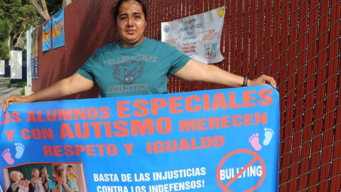 Jacqueline Meléndez pide que se atiendan sus denuncias por el acoso escolar que sufrió su hijo autista en la escuela.