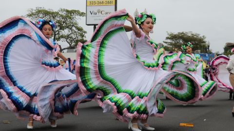 Los grupos de danza mexicanos pusieron el color y el folclor en el este de Los Ángeles.