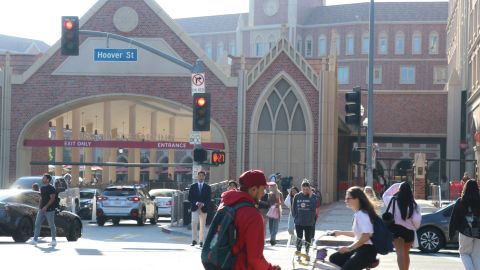 Estudiantes en la universidad de USC.