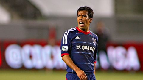 Los Angeles, California. Mayo 4, 2012. Pavel Pardo #17 del Chicago Fire durante el partido entre Chivas USA y Chicago Fire, de la MLS realizado en las instalaciones del Home Depot Center en Carson, CA Foto/Imago7/Germán Alegría.