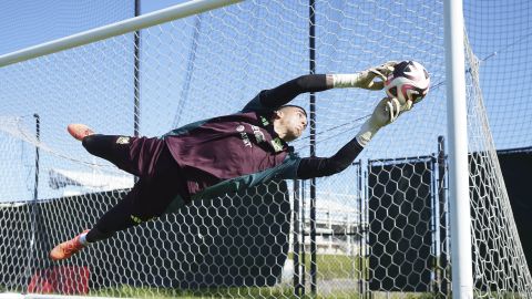 Alex Padilla podría debutar con la selección de México.