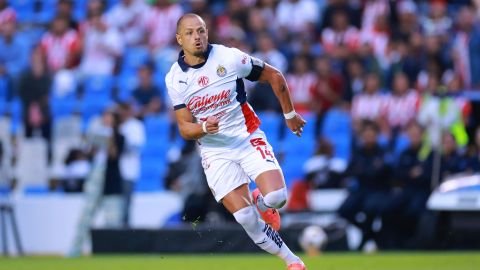 Querétaro, Querétaro a 16 de Julio de 2024. Javier Hernández "Chicharito", durante el partido correspondiente a la jornada 3 del torneo Apertura 2024 de la Liga BBVA MX, entre los Gallos Blancos de Querétaro y las Chivas Rayadas del Guadalajara, realizado en el estadio la Corregidora. Foto: Imago7/Eloísa Sánchez