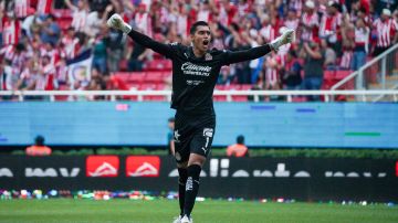 Guadalajara, Jalisco a 31 de Agosto de 2024. Raúl Rangel en festejo, director técnico , durante el partido correspondiente a la jornada 6 del torneo Apertura 2024 de la Liga BBVA MX, entre las Chivas Rayadas de Guadalajara y los Bravos de FC Juárez, realizado en el estadio Akron. Foto: Imago7/ Cristian Hernández