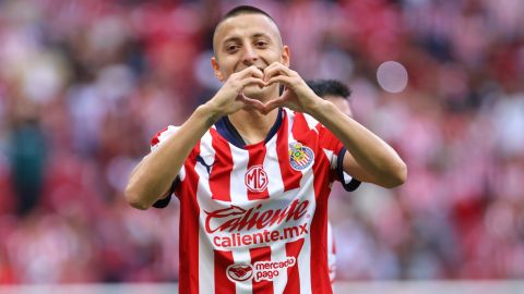 Alvarado tiene más de 100 partidos con las Chivas.