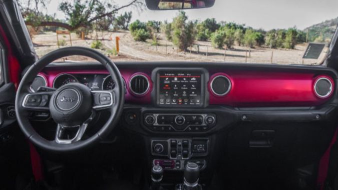 Jeep Gladiator 2025 por dentro